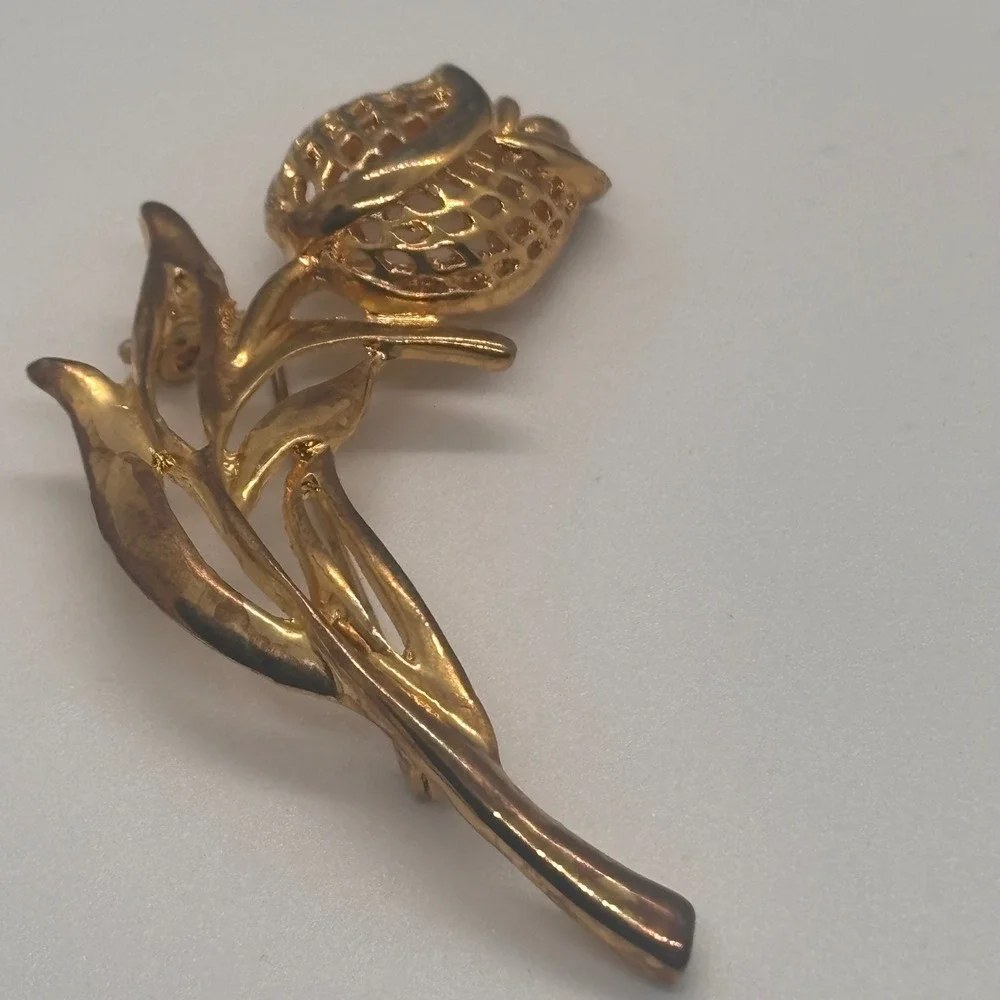 Vintage Tulip Flower Brooch Women OS Gold Tone Textured Lattice Petal Pin